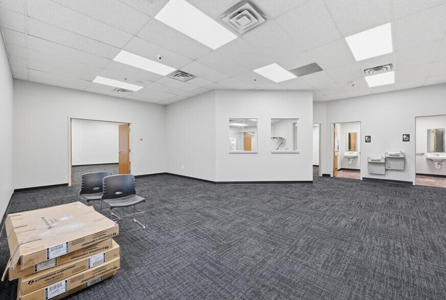 More Photos Of 284-306 Lafayette St, London Freestanding For Lease