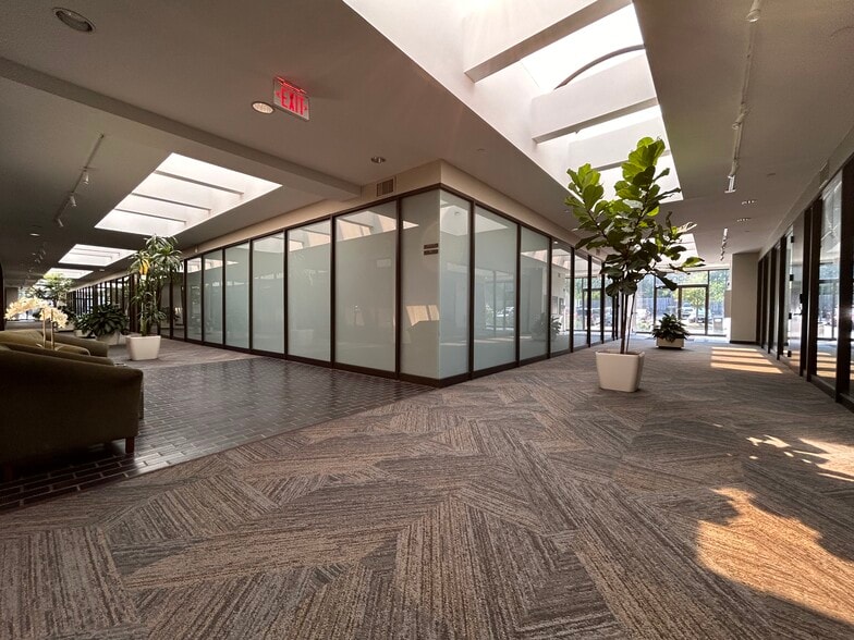 More Photos Of 60 Revere Dr, Northbrook Medical For Lease