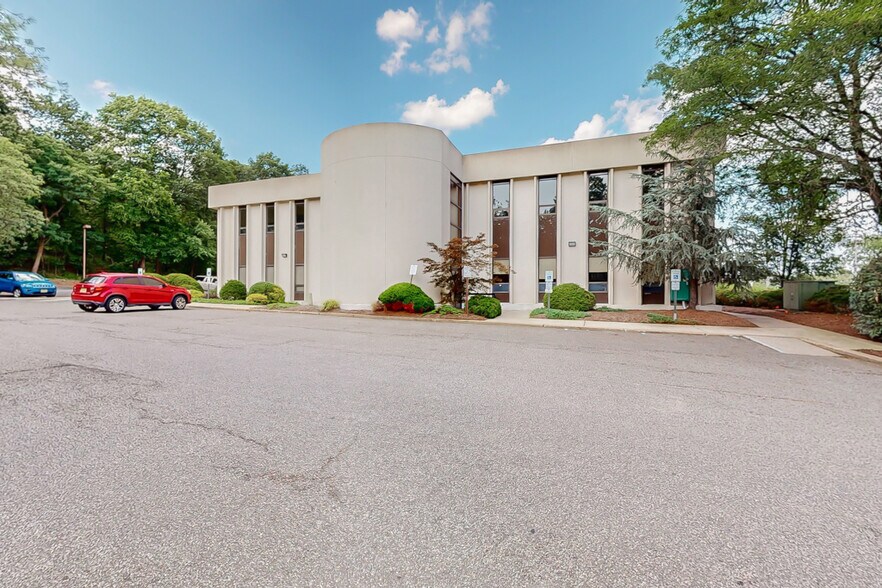 More Photos Of 2121 US Highway 22, Bound Brook Medical For Lease