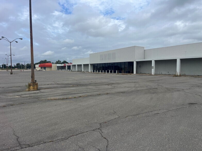 More Photos Of 3, 5, 7, 9 Charleston Plaza, Charleston Land For Sale