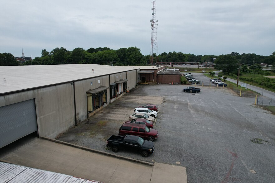 More Photos Of 1091 Barnwell Rd, Spartanburg Warehouse For Lease