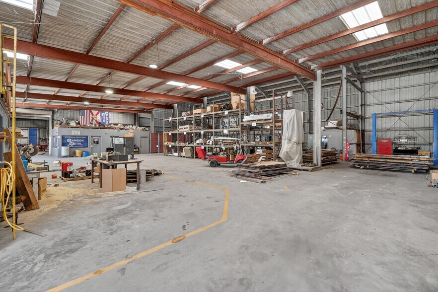 More Photos Of 3145 US Highway 92 E, Lakeland Warehouse For Sale