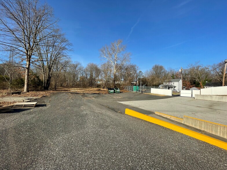 More Photos Of 460 N Black Horse Pike, Blackwood Light Distribution For Sale