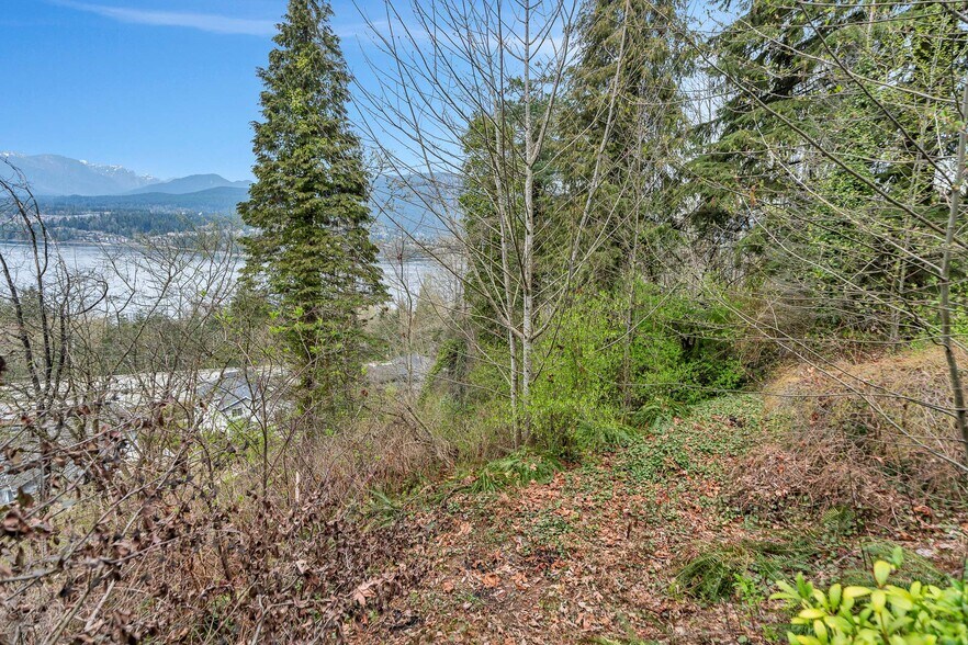 More Photos Of 7356 Braeside Dr, Burnaby Land For Sale
