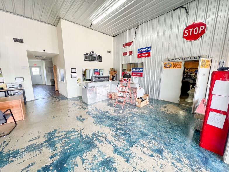 More Photos Of 1307 US-84, Coleman Warehouse For Sale