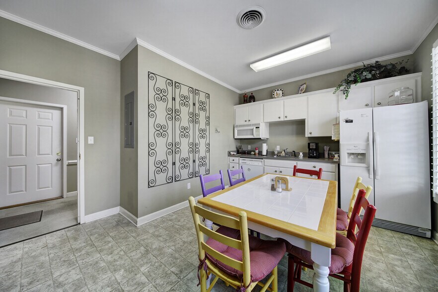 More Photos Of 312 N Main St, Lancaster Office For Lease