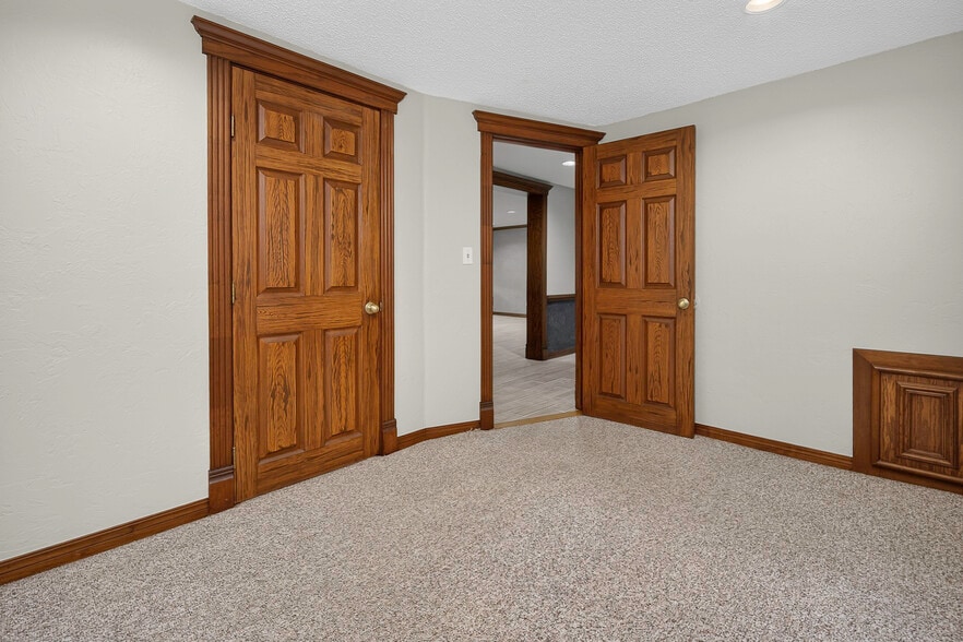 More Photos Of 2127 SE 44th St, Oklahoma City Service For Sale