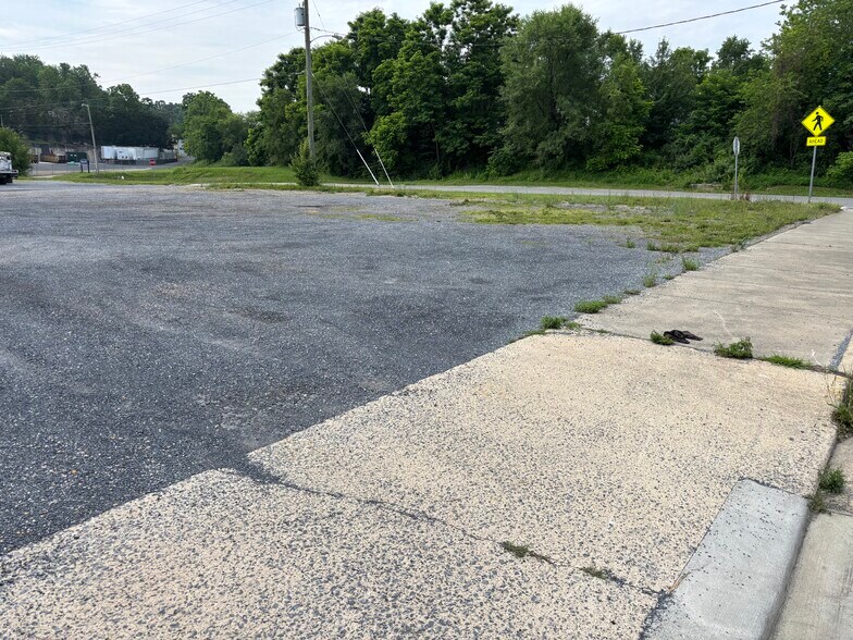 More Photos Of 408 N Commerce Ave, Waynesboro Office Residential For Sale