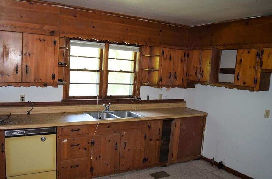 More Photos Of 4992 Holly Springs Pky, Woodstock Medical For Sale