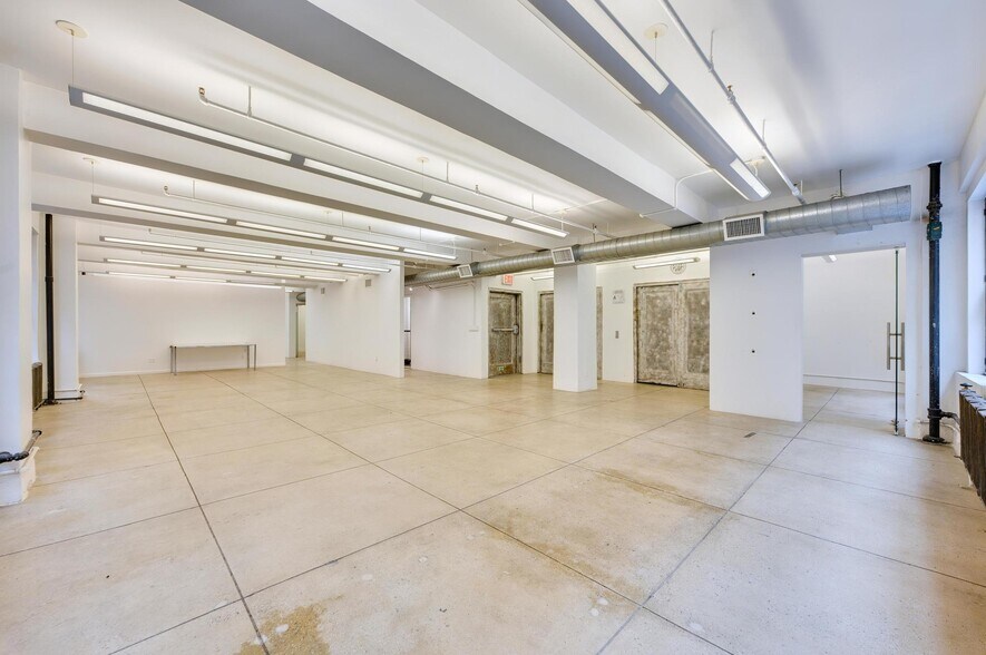 More Photos Of 230 W 39th St, New York Office For Lease
