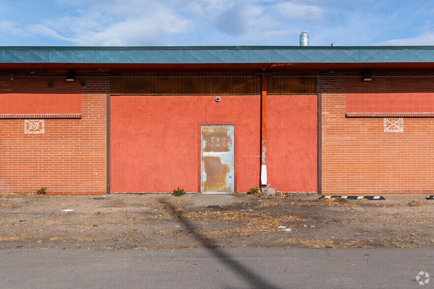More Photos Of 1001 W Center Ave, Denver Warehouse For Lease
