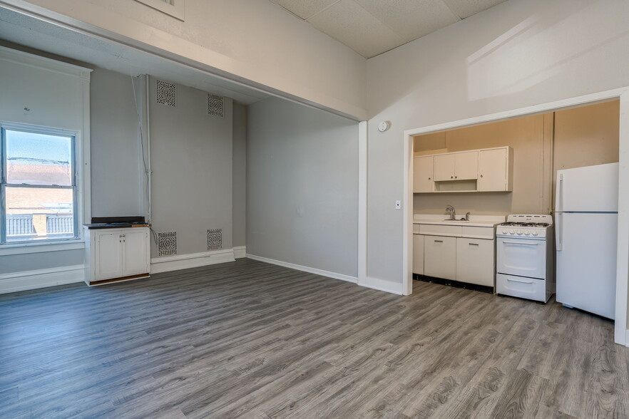 More Photos Of 138 N Main St, Janesville Storefront Retail Residential For Sale