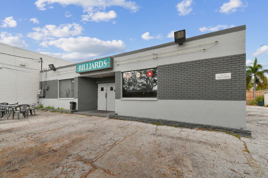 More Photos Of 1212 Rogers St, Clearwater Bar For Sale