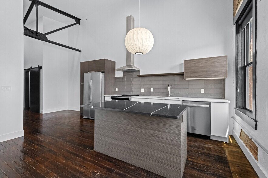 More Photos Of 124 S Joplin Ave, Joplin Warehouse For Sale