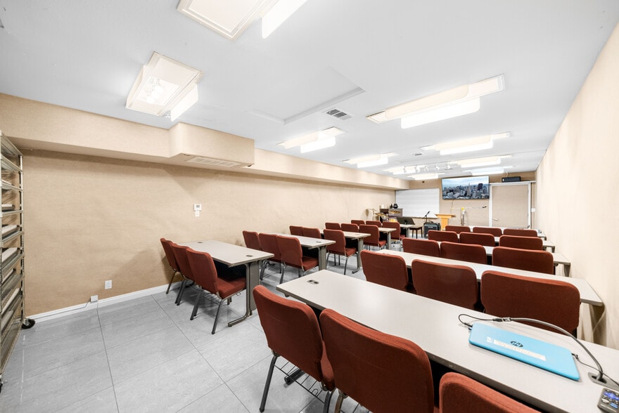 More Photos Of 4100 W Commonwealth Ave, Fullerton Office For Sale