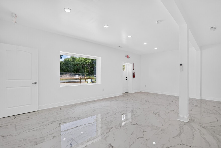 More Photos Of 3608 Burlington Rd, Greensboro Freestanding For Sale