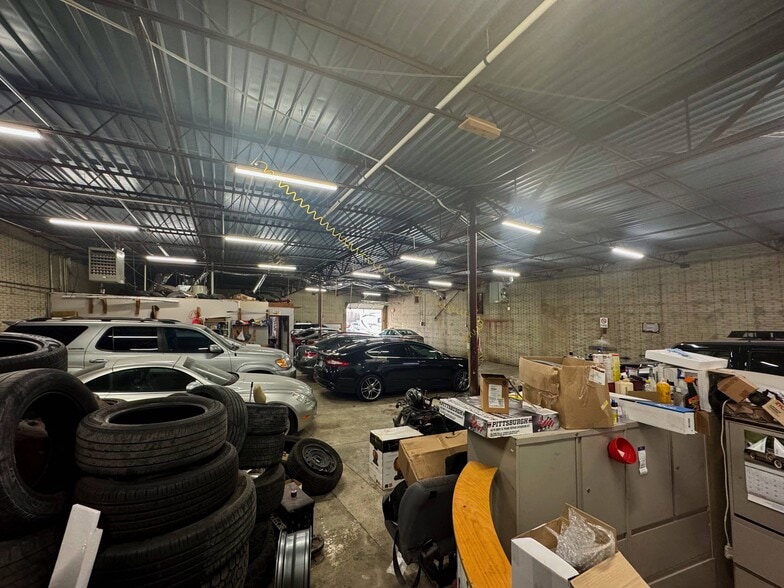 More Photos Of 6404 Industrial Dr, Sachse Warehouse For Sale