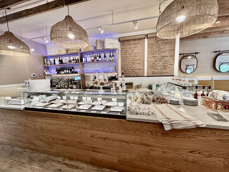 More Photos Of 135-141 Post Rd E, Westport Freestanding For Lease