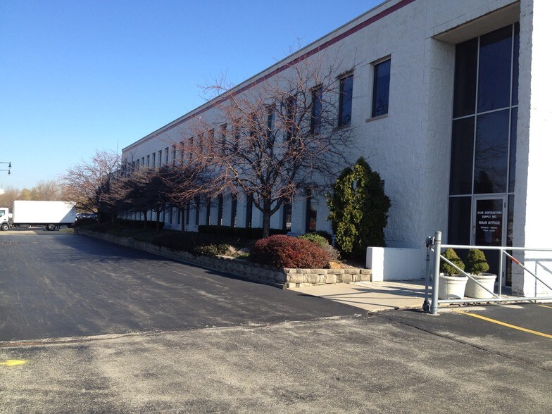 More Photos Of 9999 S Virginia Ave, Chicago Ridge Distribution For Lease