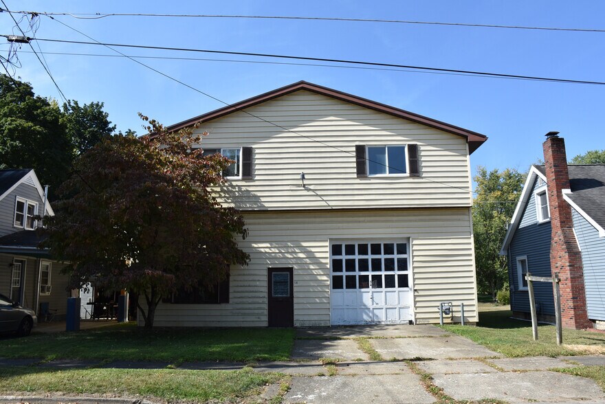 Primary Photo Of 136 Smith st, Cochranton Industrial For Sale