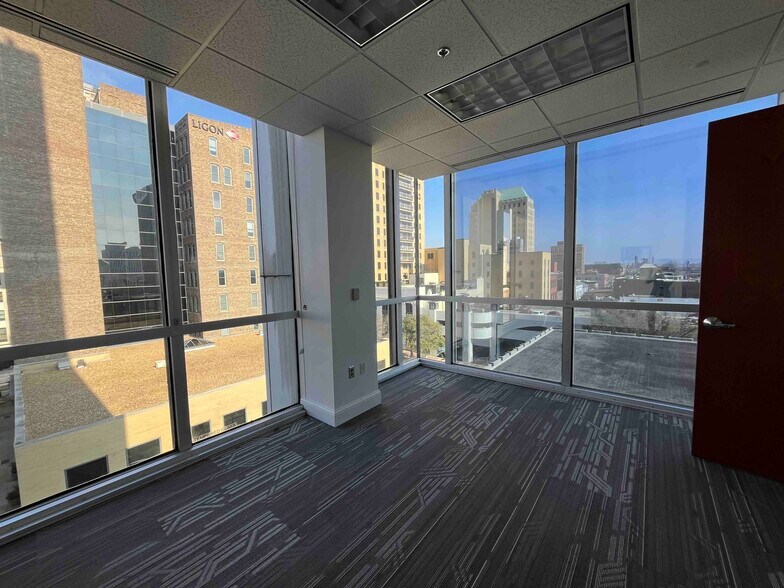 More Photos Of 2 20th St N, Birmingham Office For Lease