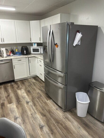 More Photos Of 901 S Woodrow Wilson St, Plant City Office For Sale