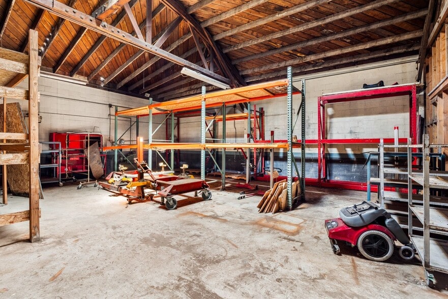 More Photos Of 5417 Adeline St, Oakland Auto Repair For Sale