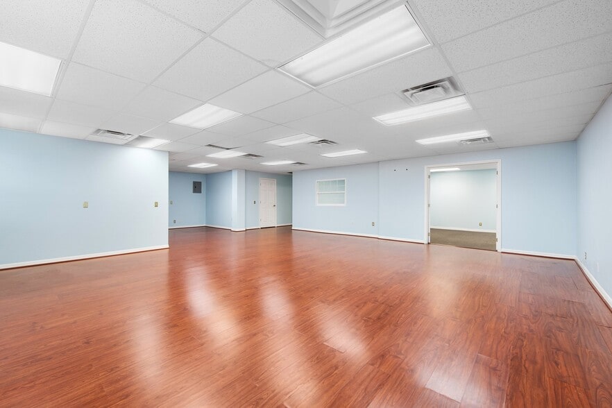 More Photos Of 255 Commercial Blvd, Lauderdale By The Sea Storefront Retail Office For Lease
