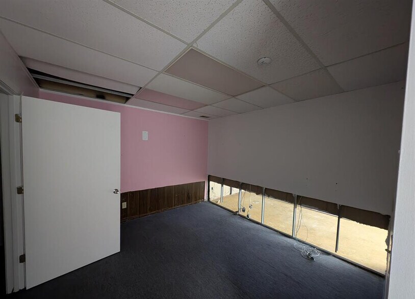 More Photos Of 7501 N University St, Peoria General Retail For Lease