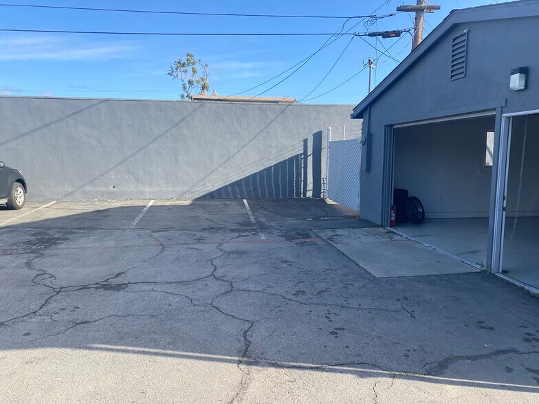 More Photos Of 2148 Newport Blvd, Costa Mesa Auto Repair For Lease