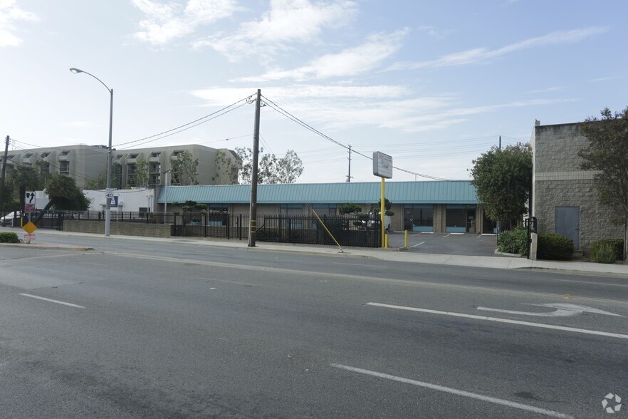 More Photos Of 220-230 W Florence Ave, Inglewood Manufacturing For Lease