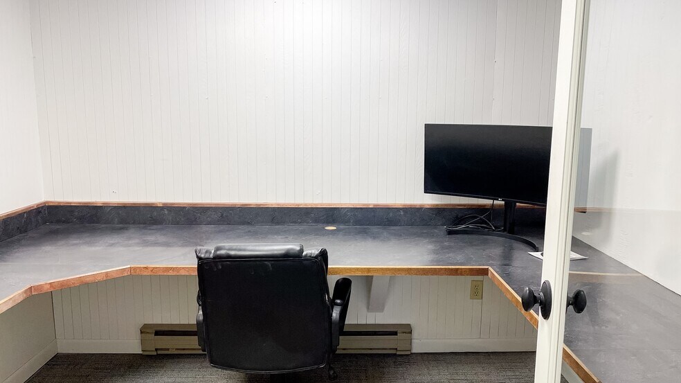 More Photos Of 2321 W 1st St, Duluth Service For Sale