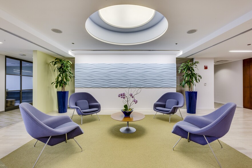 More Photos Of 200 E Randolph St, Chicago Coworking Space