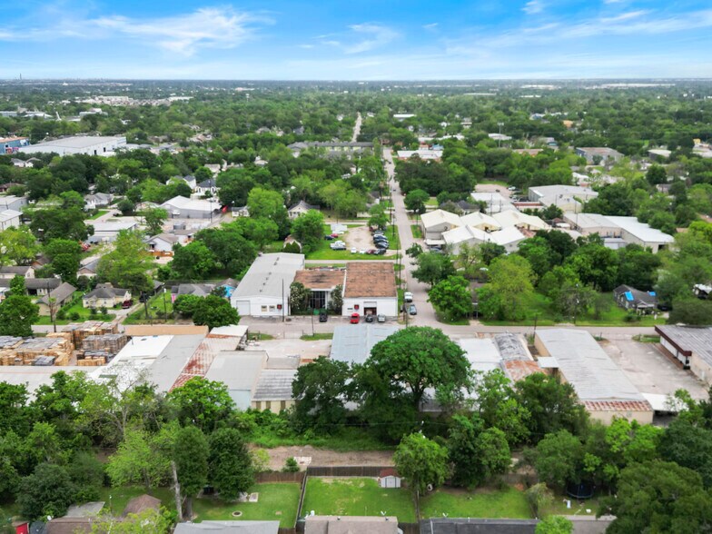 More Photos Of 6302 Saint Augustine St, Houston Manufacturing For Lease