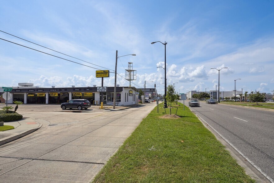 More Photos Of 3125 N Causeway Blvd, Metairie Auto Repair For Sale