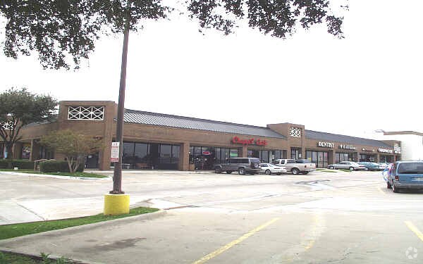 More Photos Of 2596 E Arkansas Ln, Arlington Storefront For Lease