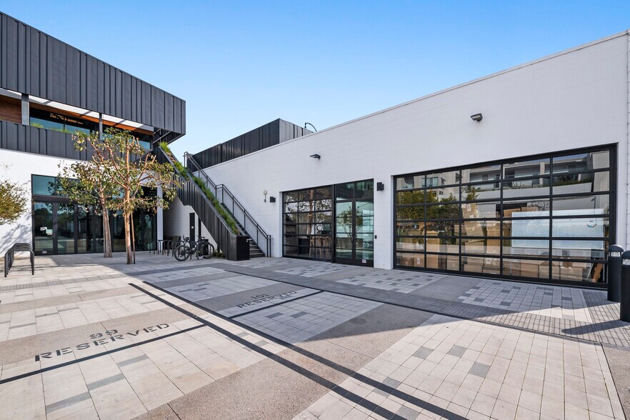 More Photos Of 4095-4115 Redwood Ave, Marina Del Rey Loft Creative Space For Lease