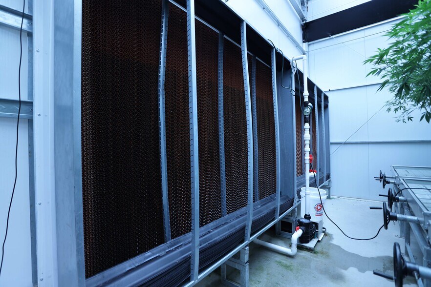 More Photos Of 11315 Hide-A-Way Ln, Thackerville Warehouse For Sale