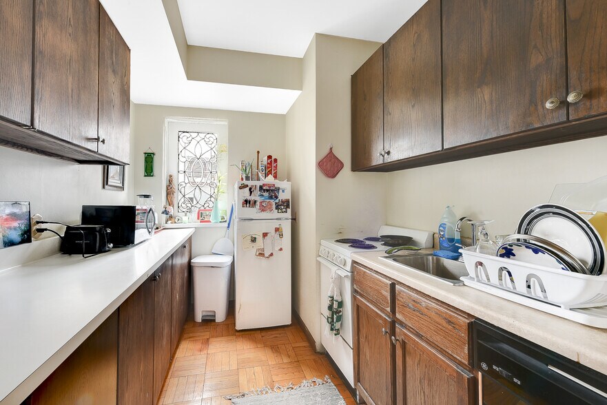 More Photos Of 2828 S Lyndale Ave, Minneapolis Restaurant For Sale