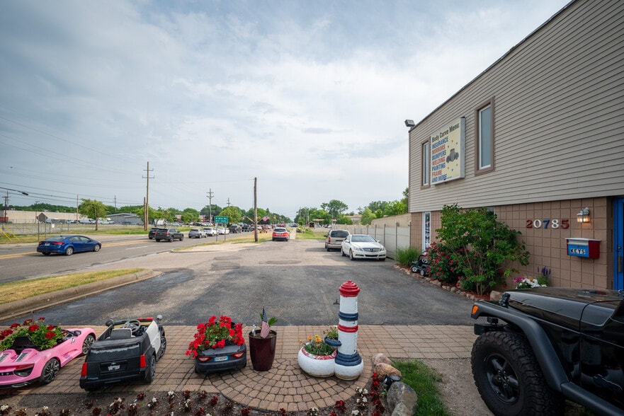 More Photos Of 20785 Orchard Lake Rd, Farmington Hills Warehouse For Sale
