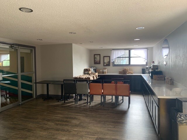 More Photos Of 2021 E Spring St, Cookeville Hotel For Sale