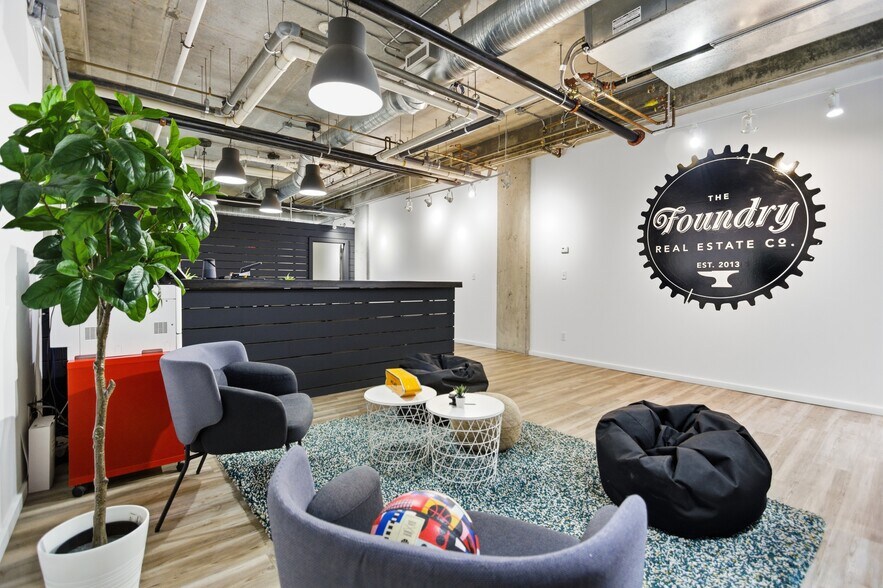 More Photos Of 9411 98 Av NW, Edmonton Office For Sale