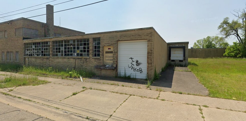 More Photos Of 450 W Michigan Ave, Battle Creek Storefront For Sale