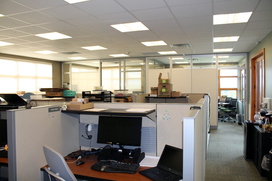 More Photos Of 150 Scharberry Ln, Mars Office For Lease