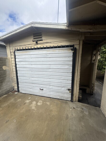 More Photos Of 1183 W 37th Dr, Los Angeles Apartments For Sale