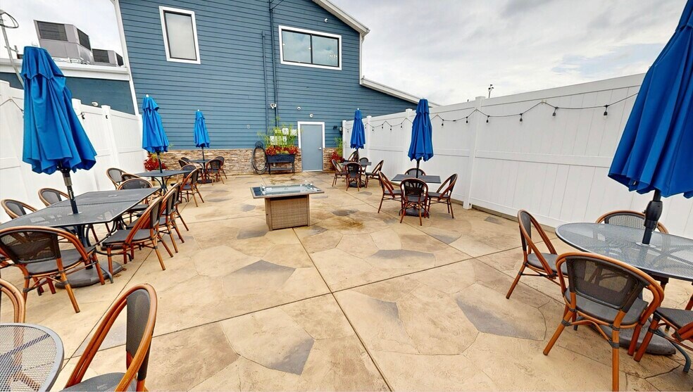 More Photos Of 1509 3rd Ave, Huntington Specialty For Sale