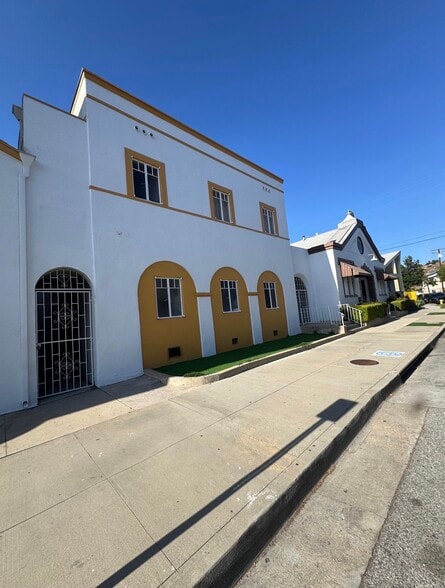 More Photos Of 1209 E Garfield Ave, Glendale Schools For Lease