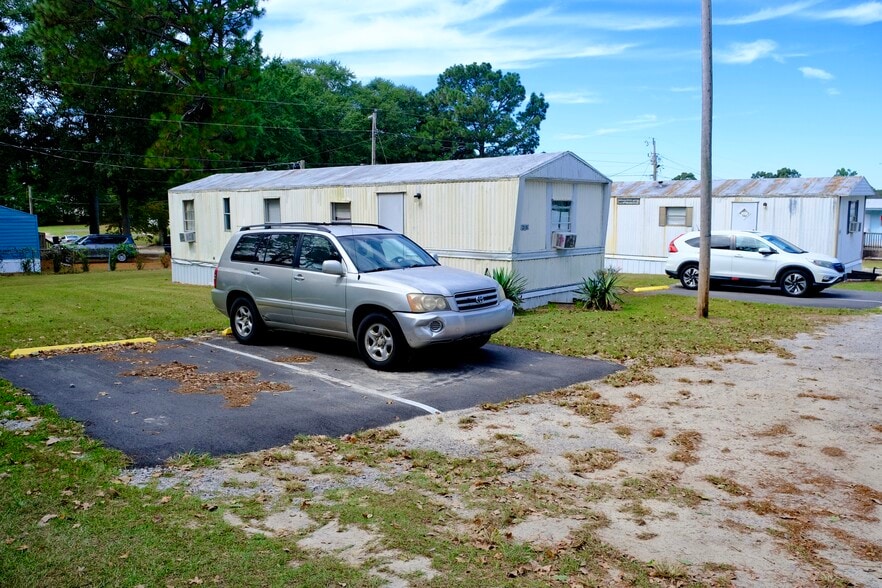 More Photos Of 1535 Daniel Rd, West Columbia Manufactured Housing Mobile Home Park For Sale
