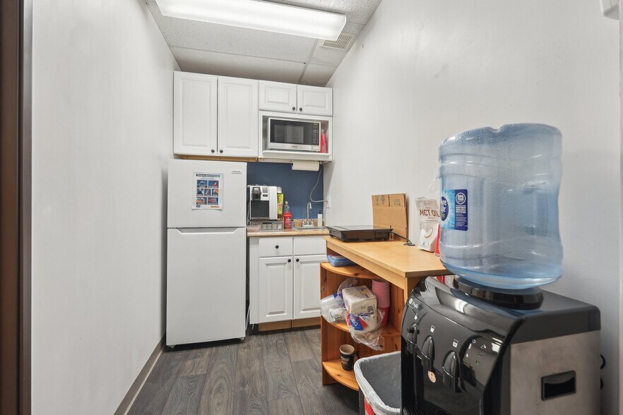 More Photos Of 1245 Whitehorse Mercerville Rd, Hamilton Medical For Sale