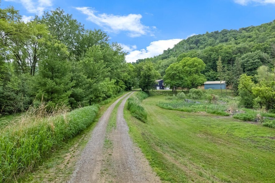 More Photos Of 15315 County Road 25, Rollingstone Flex For Sale